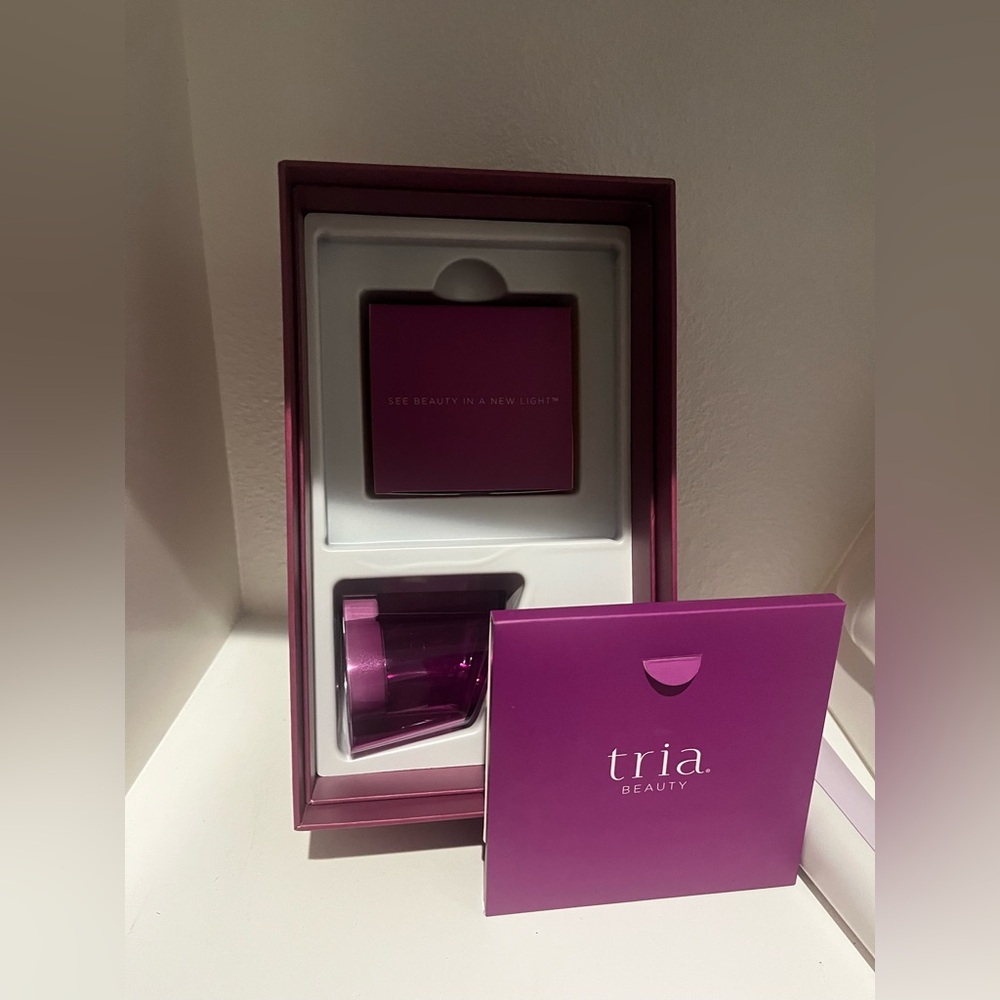 NIB Tria Age Defying Laser - Picture 2 of 5